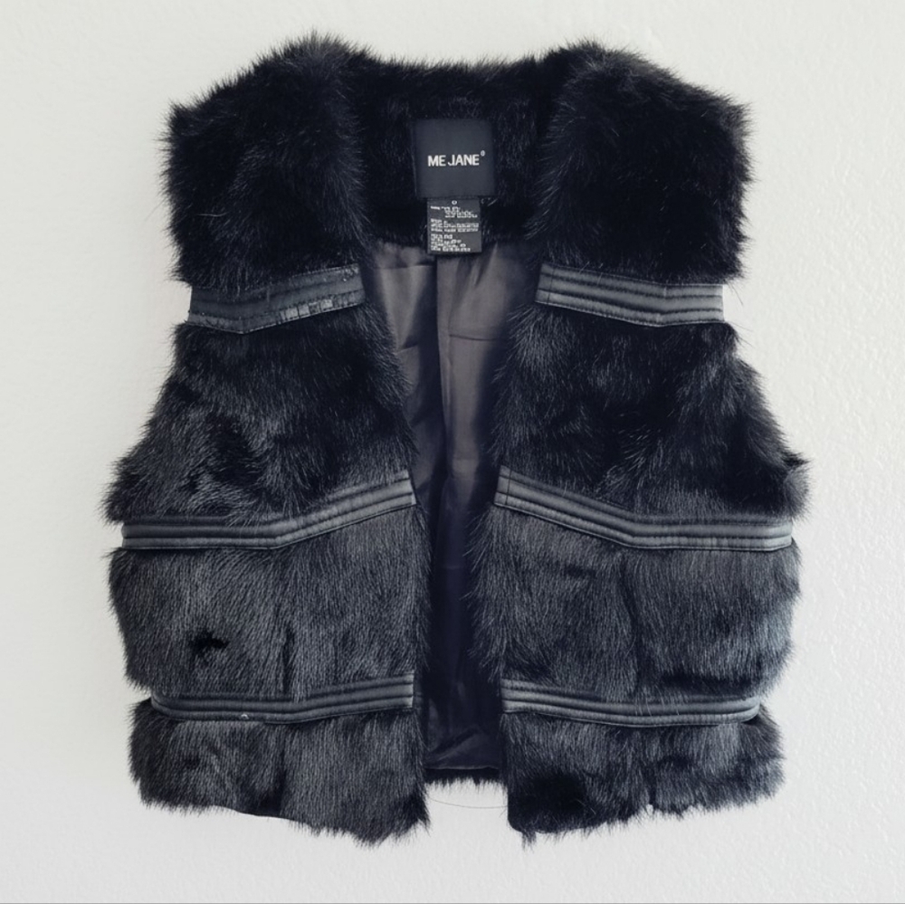 NWT! Buckle Me Jane Black Crop Fur Vest